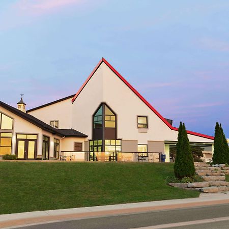 Days Inn By Wyndham Kingston Buitenkant foto