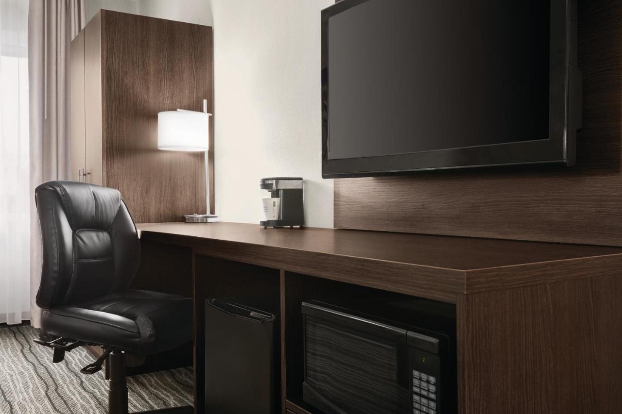 Days Inn By Wyndham Kingston Buitenkant foto